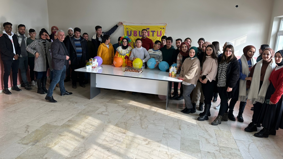 Bitlis Eren Üniversitesi  Ubuntu Biyopsikososyal Sağlık Öğrenci Topluluğu ve Uluslararası Öğrenci Topluluğu Okulumuzu Ziyaret ettiler.